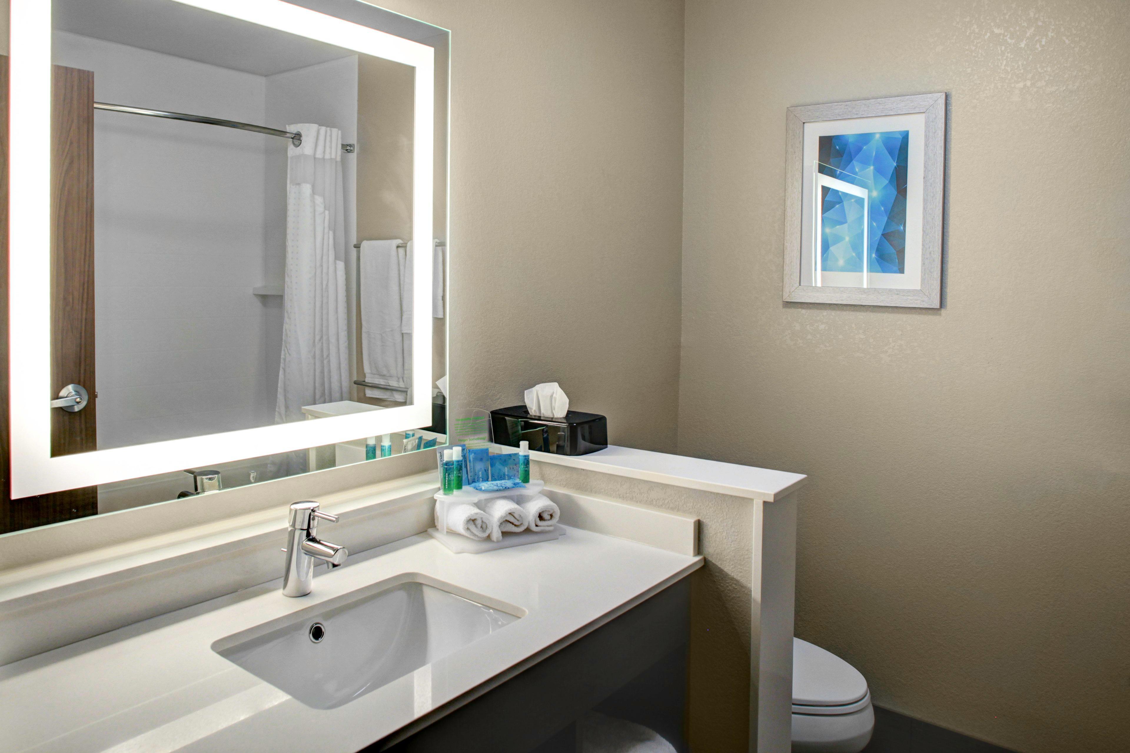 Holiday Inn Express & Suites Coldwater By Ihg Extérieur photo