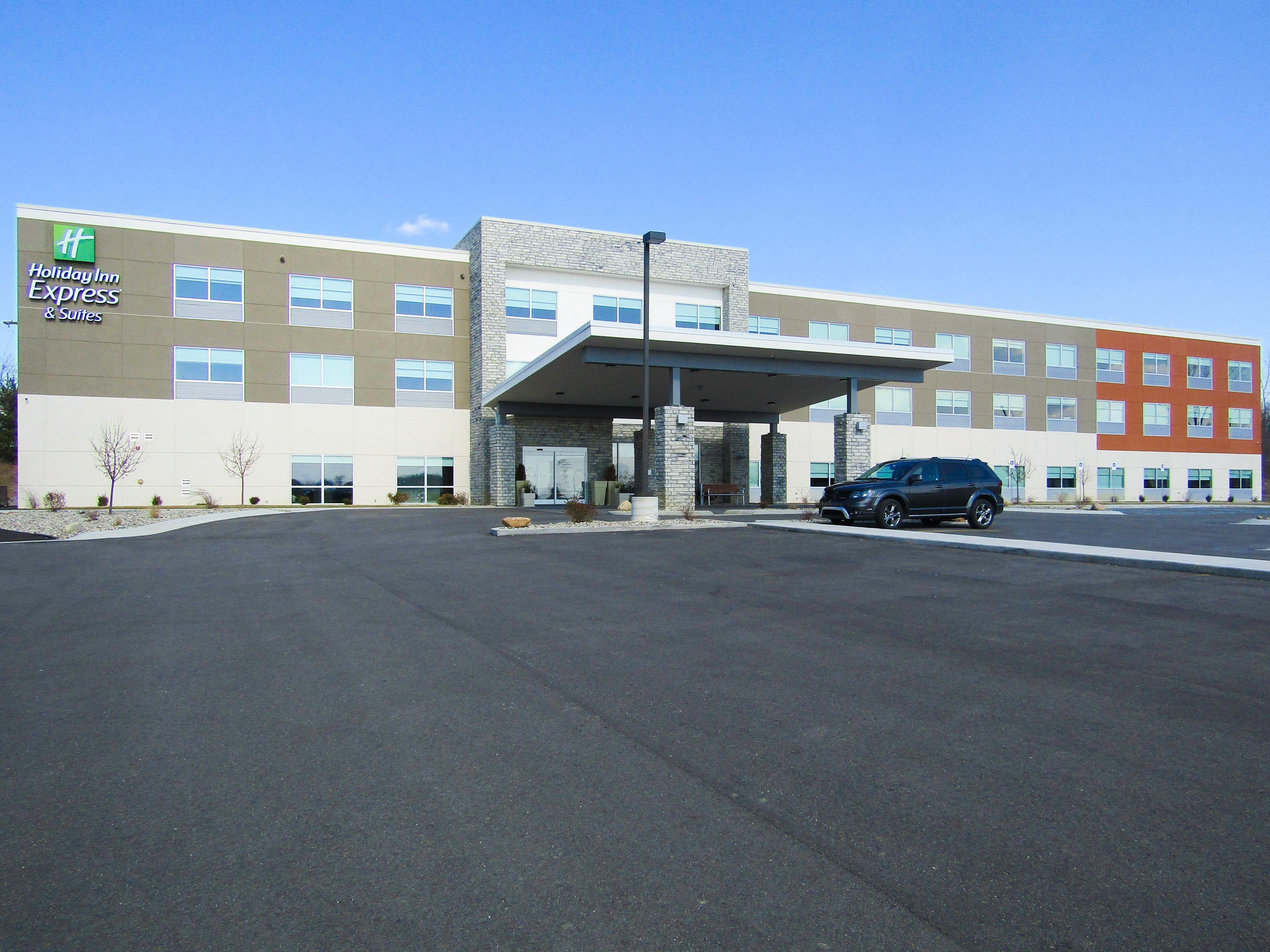 Holiday Inn Express & Suites Coldwater By Ihg Extérieur photo