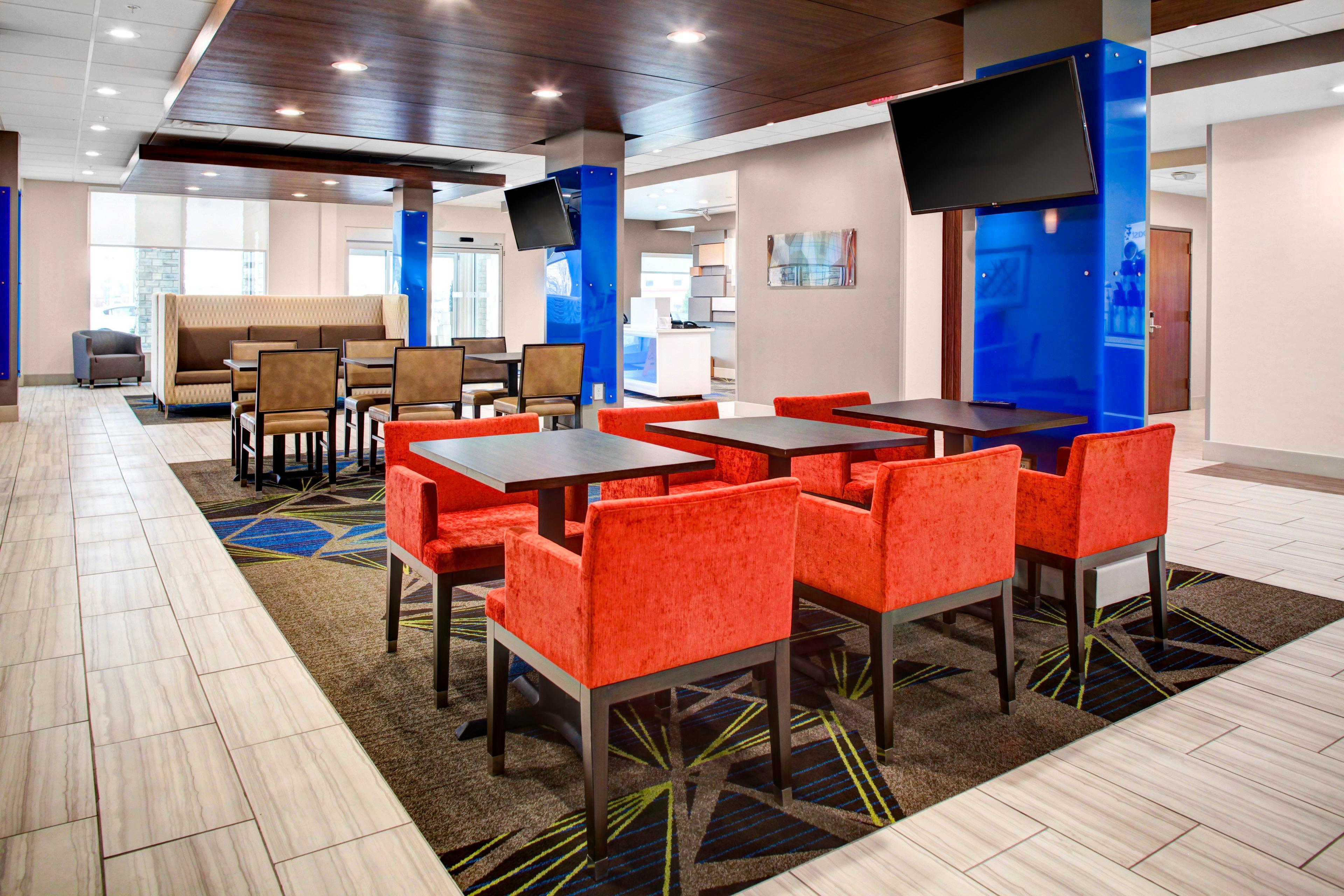 Holiday Inn Express & Suites Coldwater By Ihg Extérieur photo