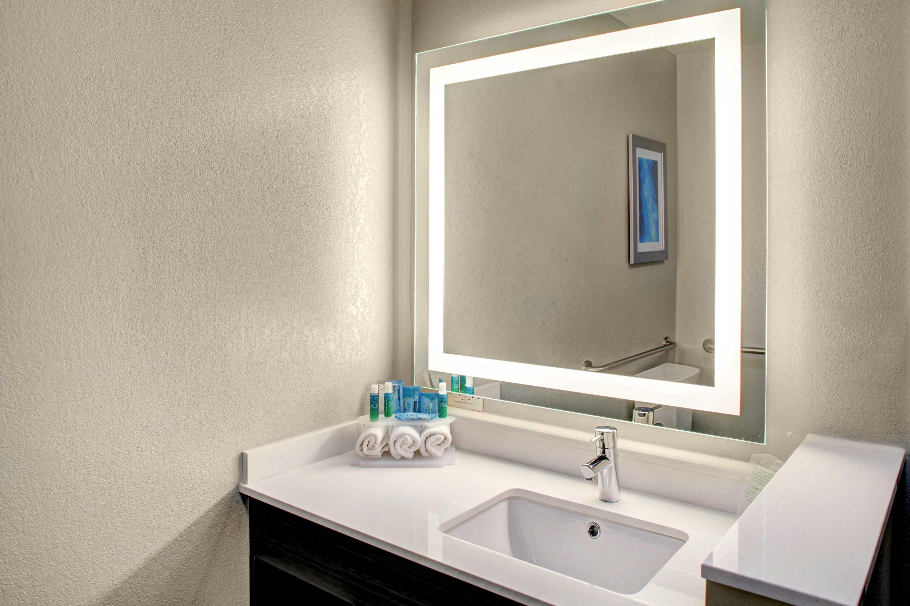 Holiday Inn Express & Suites Coldwater By Ihg Extérieur photo