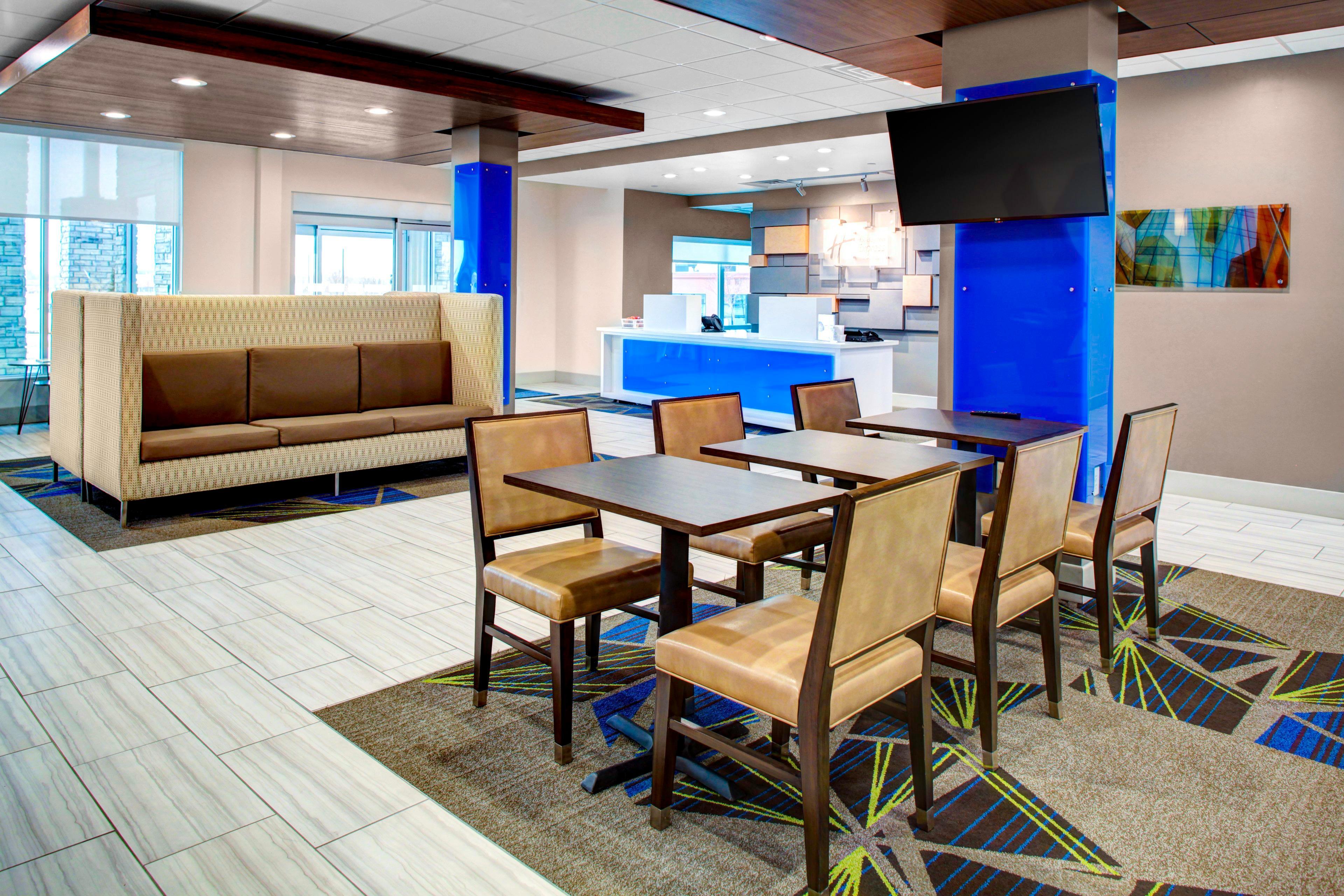 Holiday Inn Express & Suites Coldwater By Ihg Extérieur photo