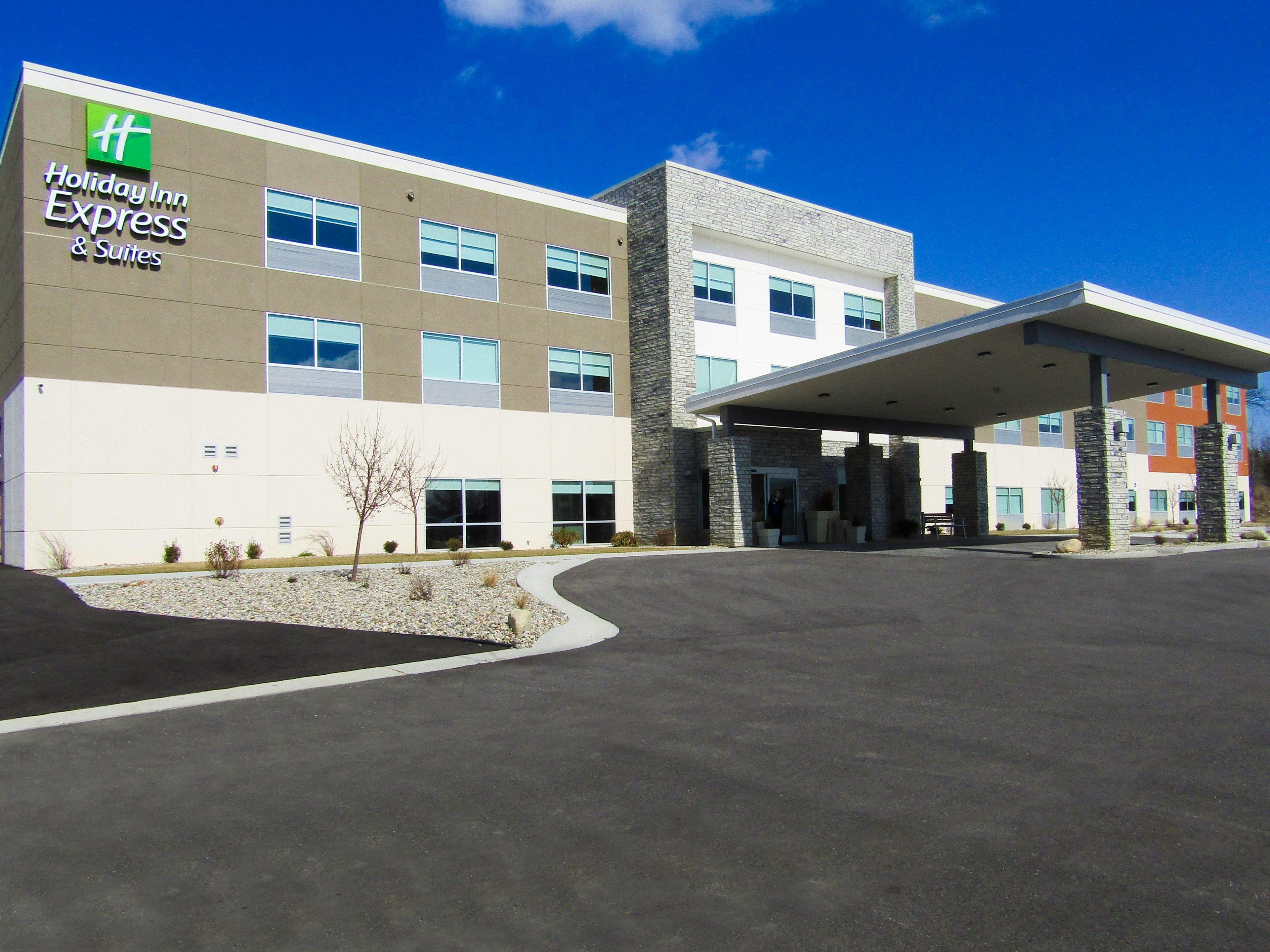 Holiday Inn Express & Suites Coldwater By Ihg Extérieur photo