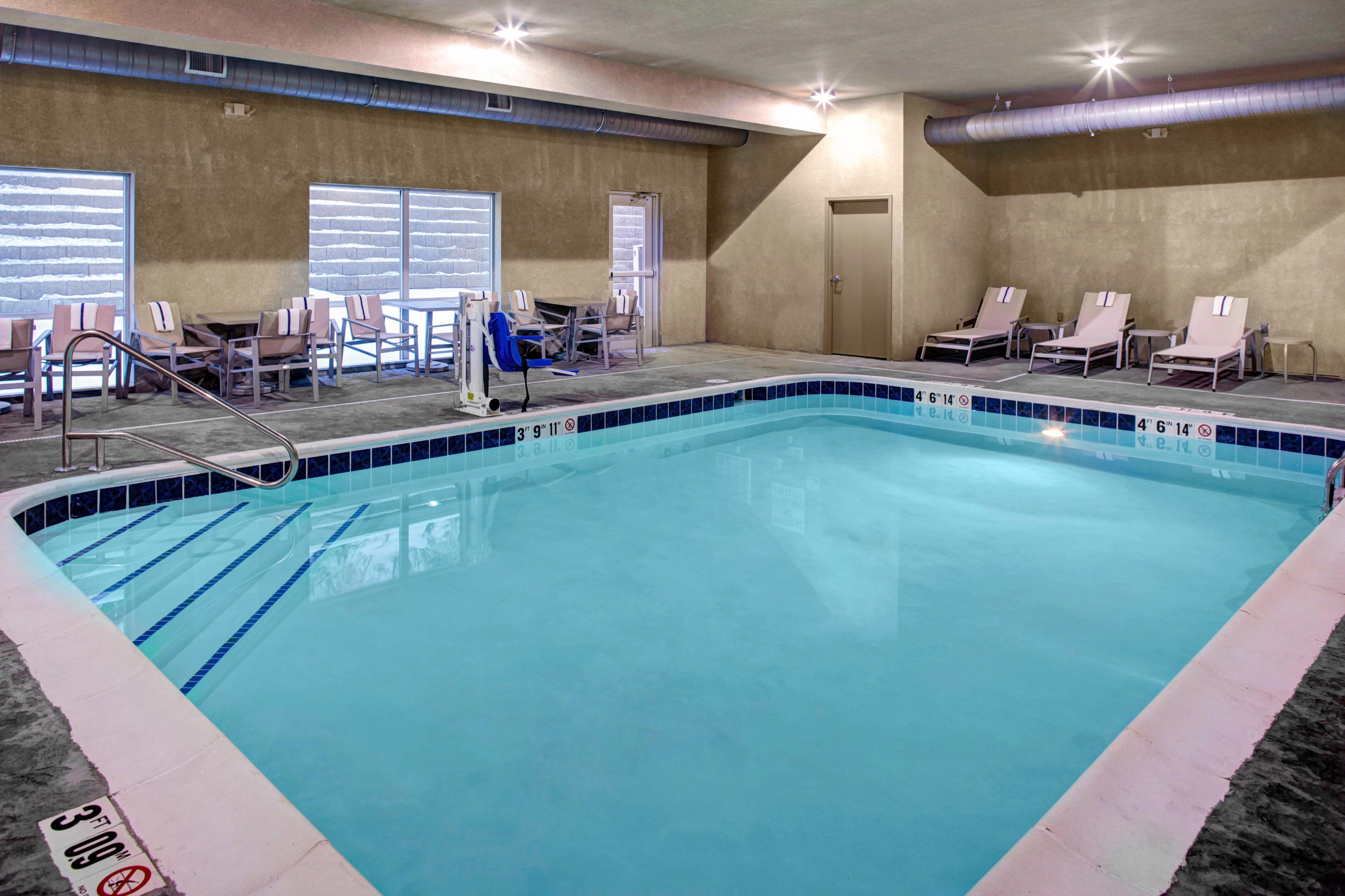 Holiday Inn Express & Suites Coldwater By Ihg Extérieur photo